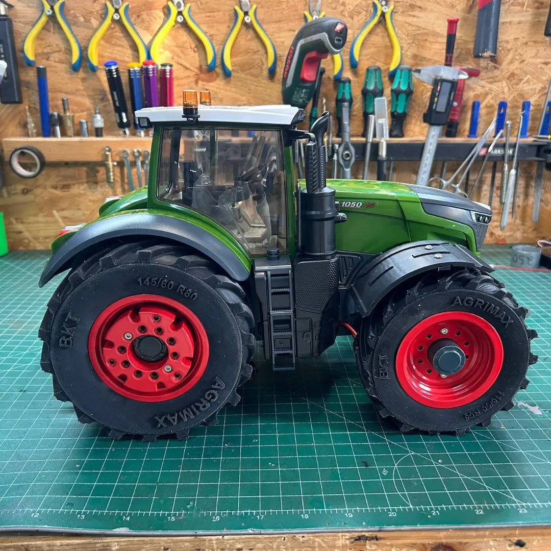 Trator Fendt 1050 Vario RC + Brinde Carreta Basculante - QUEIMA DE ESTOQUE