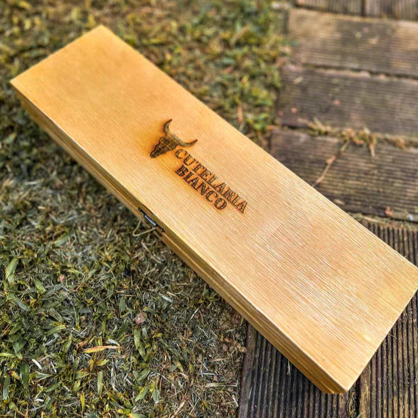 Tábua Rústica do Cruzeiro + Kit Churrasqueiro